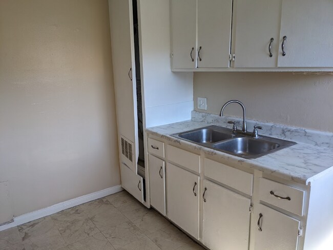 Building Photo - 3829 Wall St