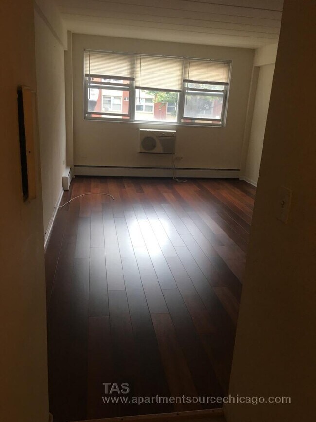 Foto del edificio - 6821 N Sheridan Rd