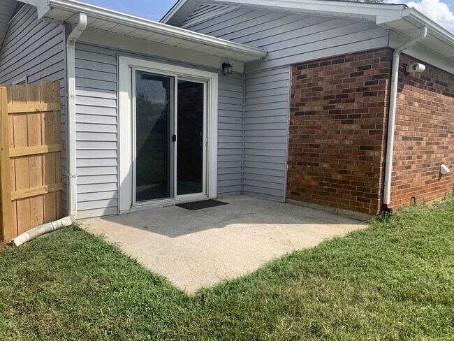 Building Photo - 2308 Swindon Ln