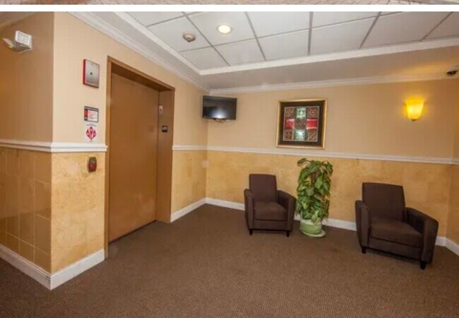 Foto del edificio - 655 Perrie Dr