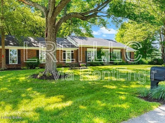 Building Photo - 12100 Maplewood Rd