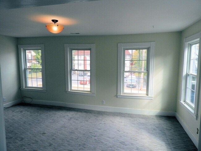 Building Photo - 254 Franklin St