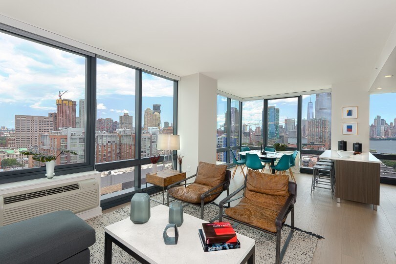 Foto principal - 100 Marin Blvd