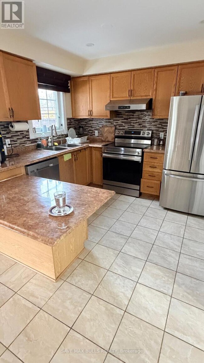 Building Photo - 29 Softneedle Ave