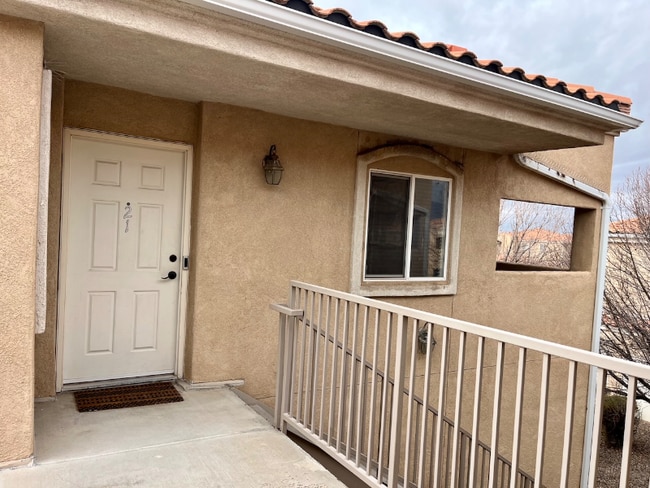 Foto del edificio - 6800 Vista Del Norte Dr NE