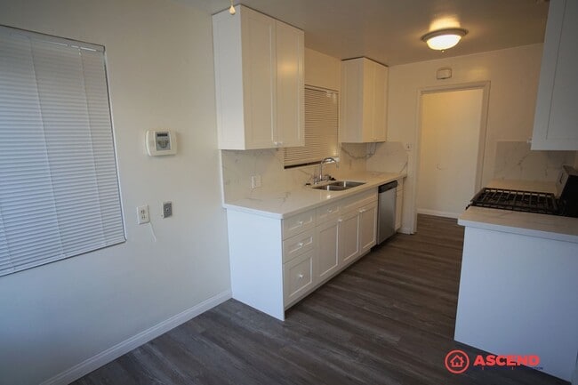 Foto del edificio - Charming Home in Central Bakersfield!