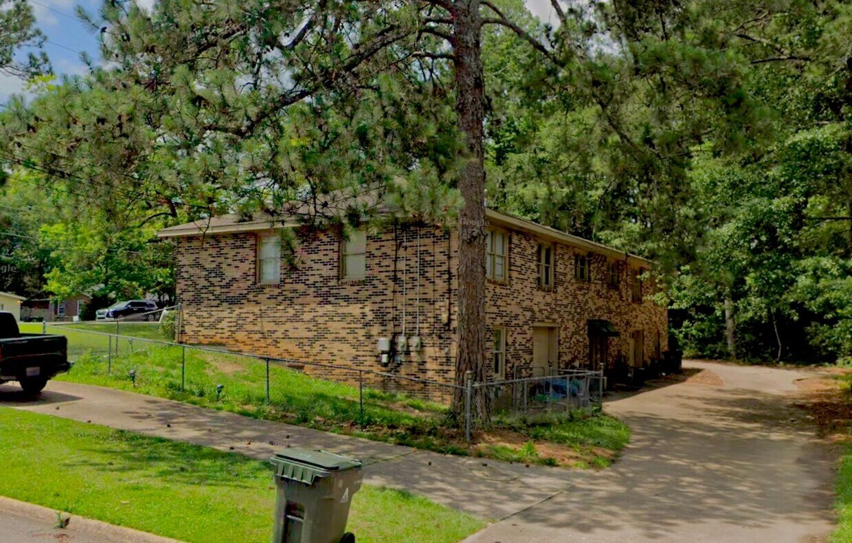 Building Photo - Dean 111-113