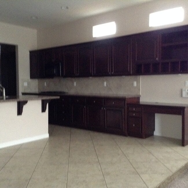 Building Photo - Beautiful Exective Home in D'Andrea