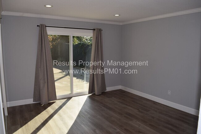 Building Photo - Lovely Upgraded Carmichael Home