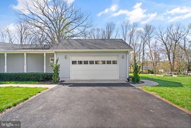 Building Photo - 5709 Fincham Ct