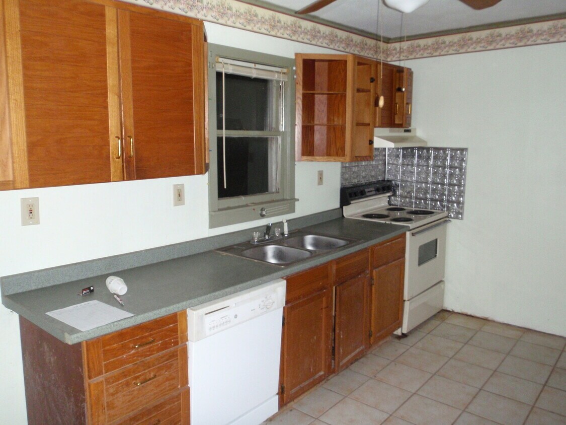 Foto del edificio - HILLSBORO - Ranch Style Home with Garage &...