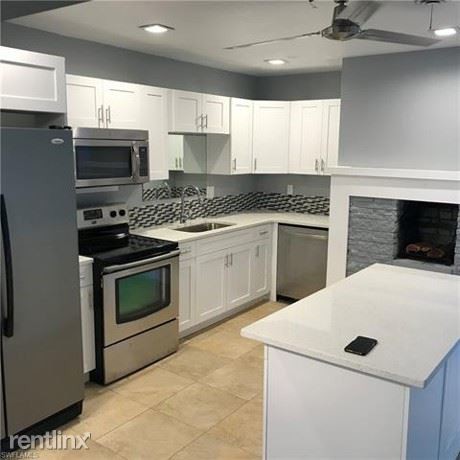 Building Photo - 3 br, 3 bath House - 14693 Martin Dr