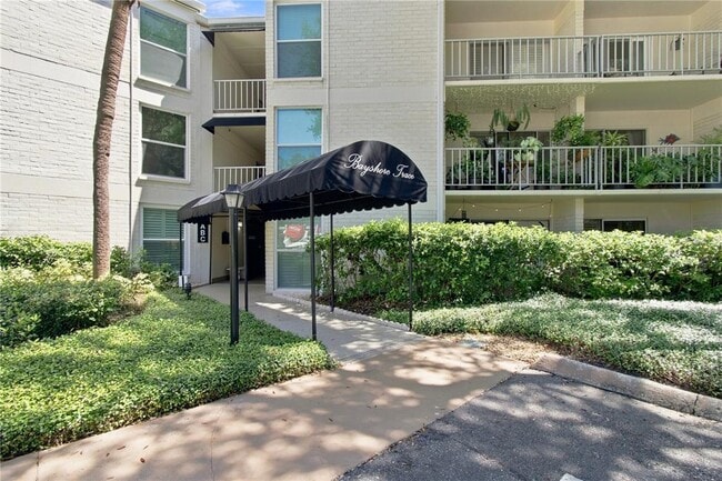 Building Photo - 3325 Bayshore Blvd