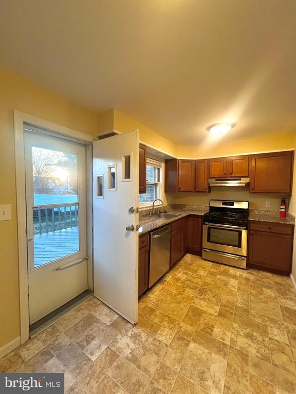 Foto del edificio - 1128 Howard Ave