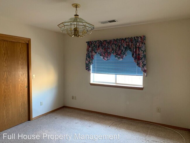 Foto del edificio - 3 br, 2 bath House - 2471 Kevin Lane