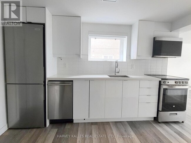 Photo du bâtiment - 521 Browns Line