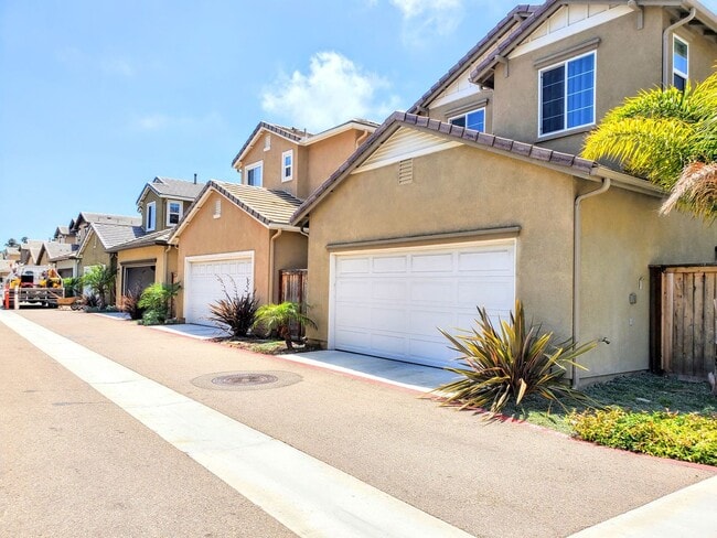 Building Photo - Gorgeous Home- Lots of Upgrades