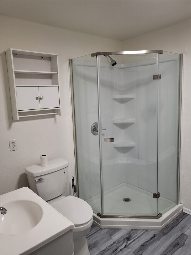 3903 Broadview Dr Unit Studio, Anacortes, WA 98221 Apartments in