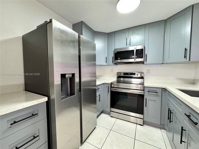 Foto del edificio - 9350 Fontainebleau Blvd