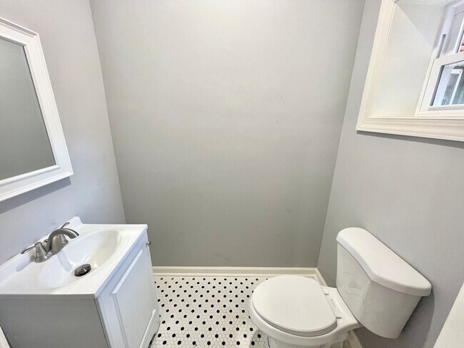 Building Photo - Anika Homes 3 Bedroom