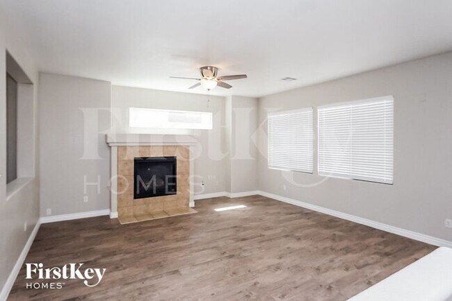 Foto del edificio - 4083 Lilac Creek Ct
