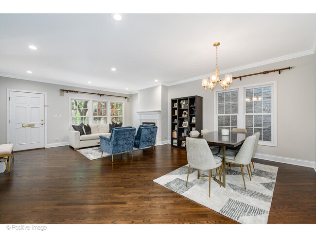 Foto del edificio - 2238 N Southport Ave