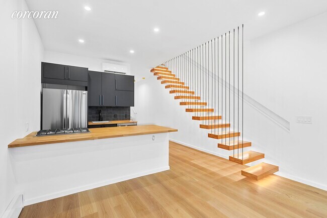 Foto del edificio - 708 Halsey St