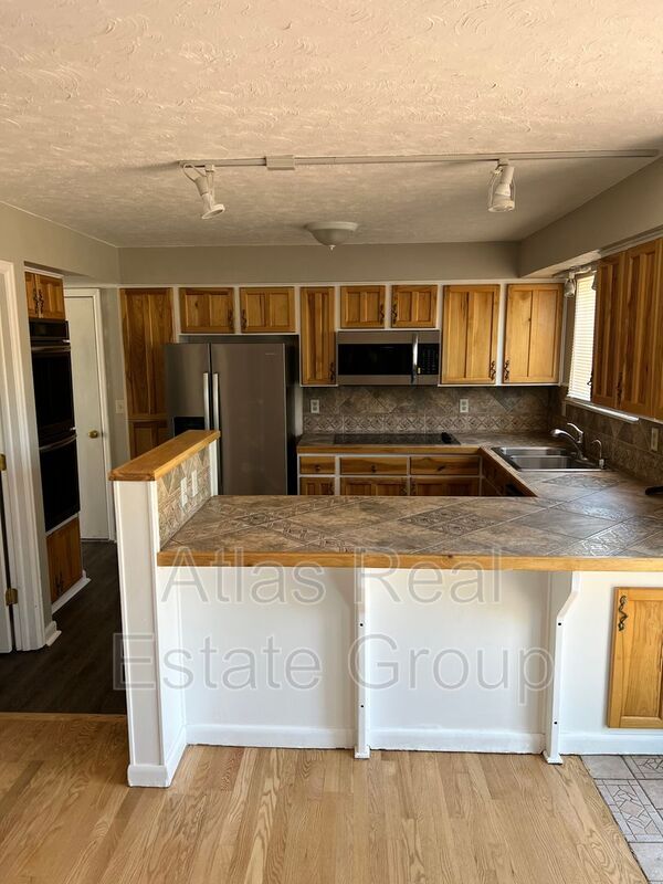 Building Photo - 5361 S Truckee Ct