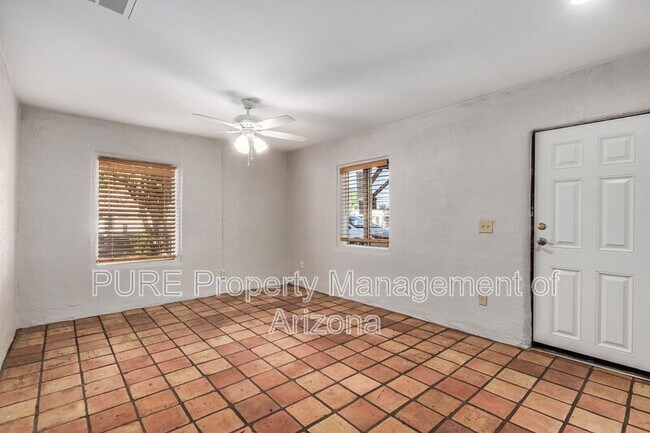 Foto del edificio - 920 S Farmer Ave