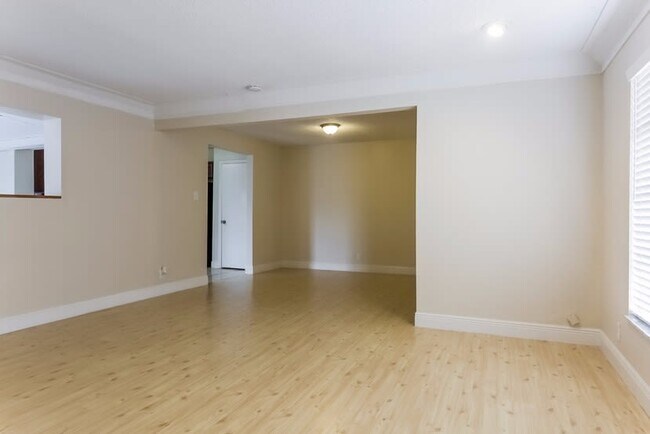 Building Photo - 225 NW 78th Ter