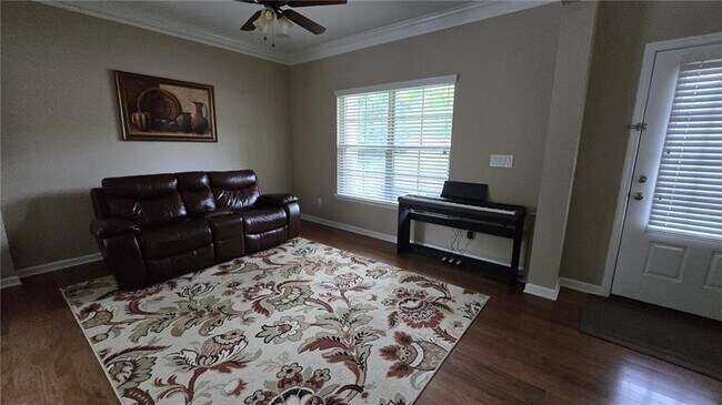 Foto del edificio - 6860 Rocking Horse Ln