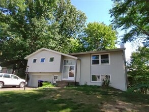 Building Photo - 2432 Rhonda Dr