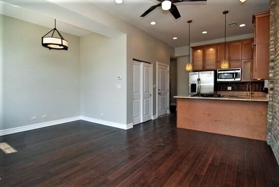 Foto del edificio - 1744 W Augusta Blvd