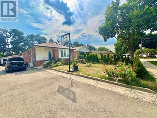 Building Photo - 251 Taysham Crescent