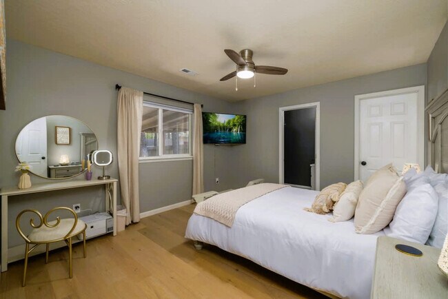 Foto del edificio - 3310 Wedgewood Loop