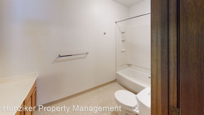 Foto del edificio - 2 br, 1 bath Apartment - 208 S. Hyland 208...