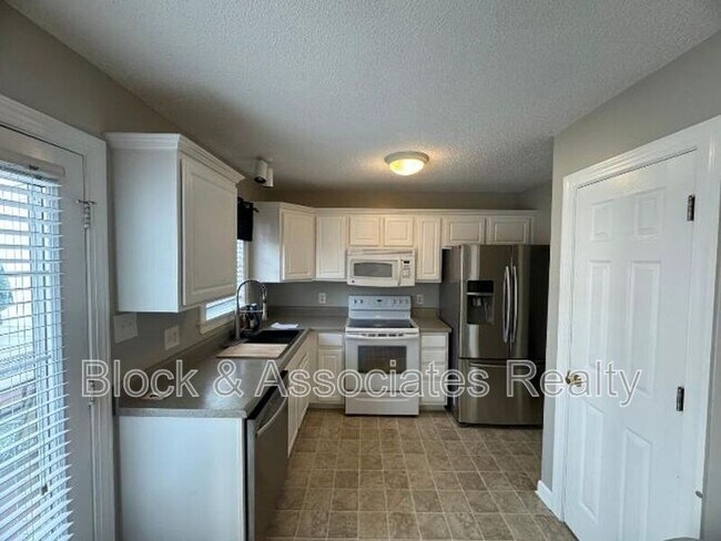 Foto del edificio - 1717 Stroll Cir