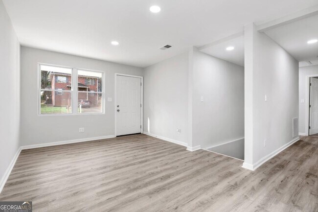 Foto del edificio - 1357 Plaza Ave SW