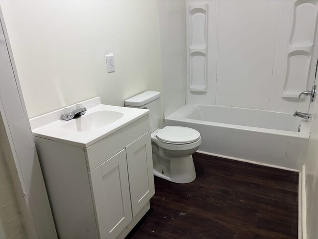 Building Photo - 10 Burdette Pl