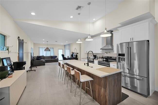 Foto del edificio - 1126 NE 16th Ct