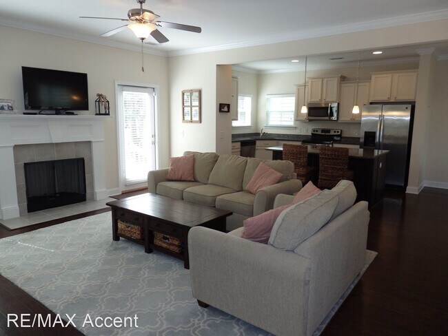 Foto del edificio - 4 br, 3 bath House - 397 Waverly Ln.