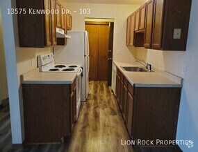 Building Photo - 13575 Kenwood Dr N