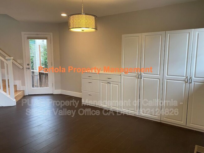 Building Photo - 2805 Wimbledon Dr