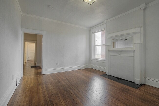 Foto del edificio - 3228 E 11th St