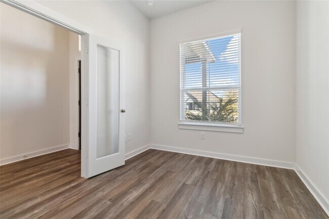 Foto del edificio - 217 Snowbell St