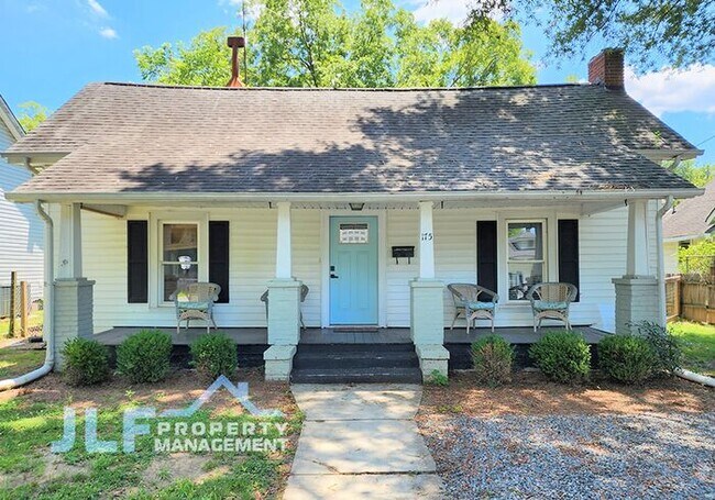 Foto del edificio - Beautiful 3/2 Ranch in Downtown Concord!