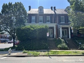 Building Photo - 527 N Sheppard St