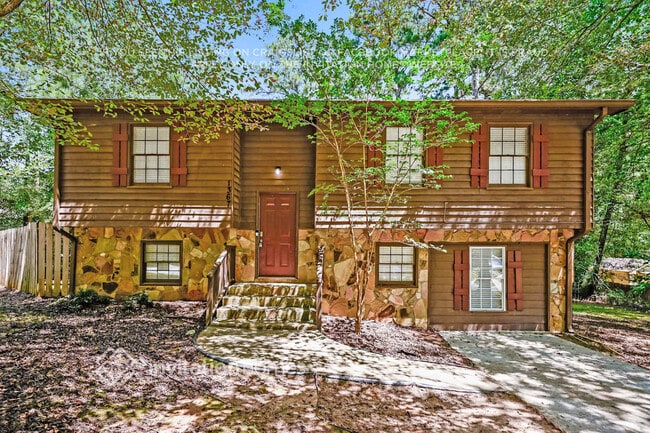 Building Photo - 1367 Classic Dr NE