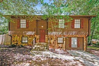 Building Photo - 1367 Classic Dr NE