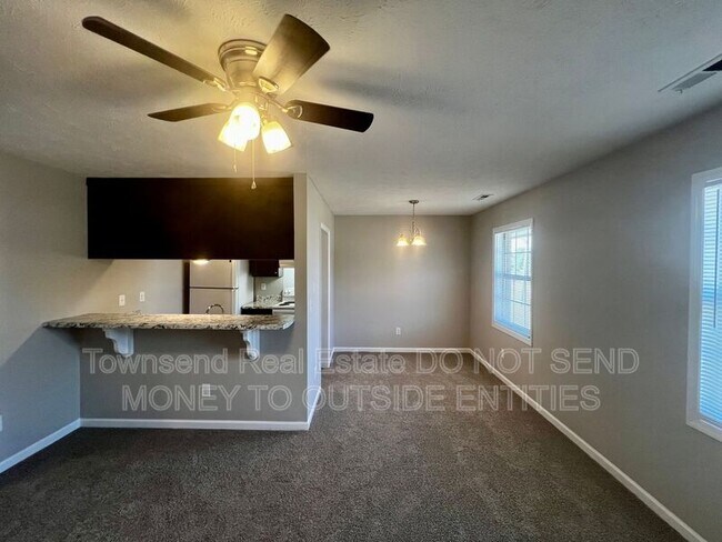 Building Photo - 1425D Ireland Dr